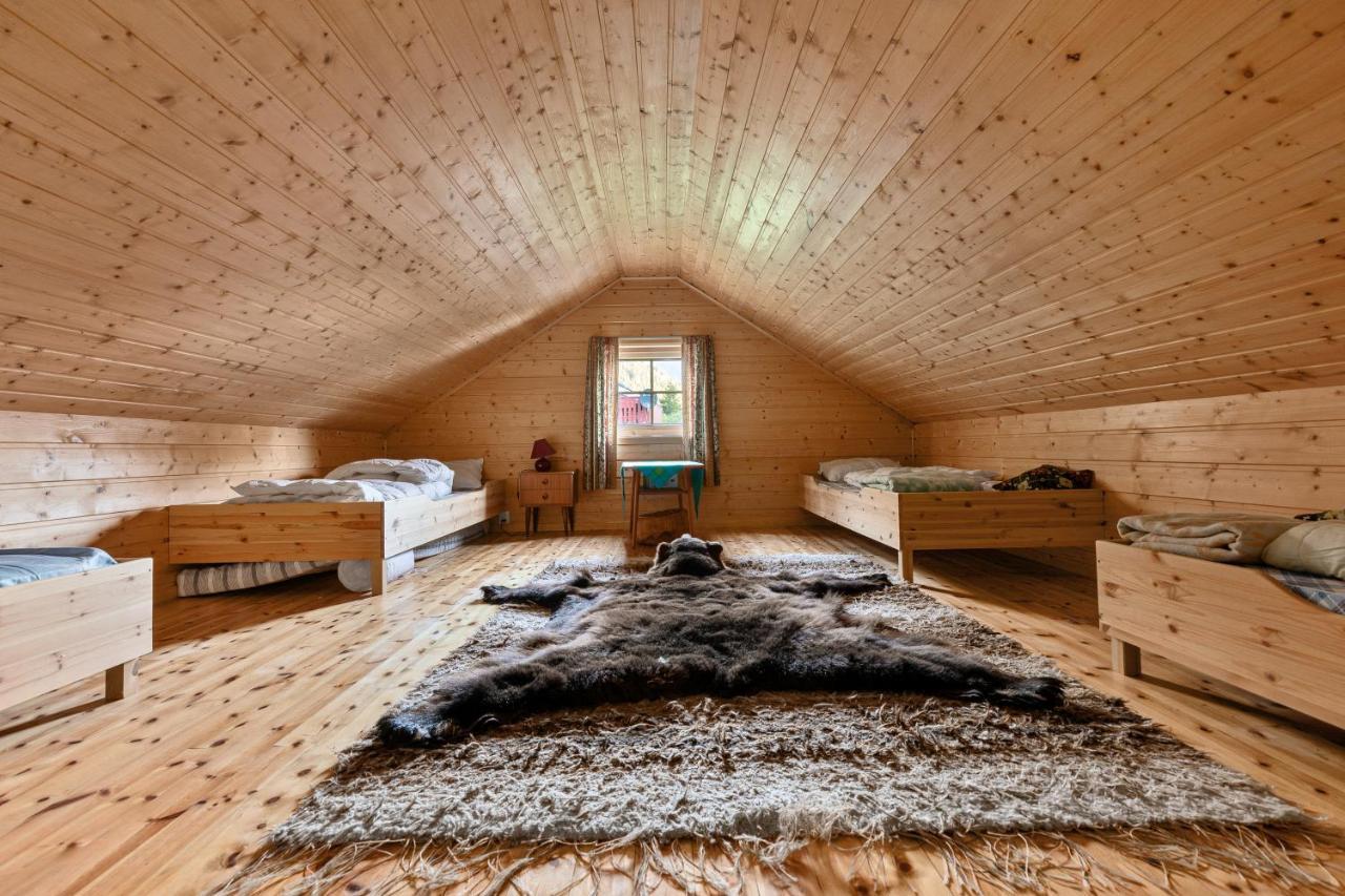 Cabin Alongside The Beautiful Fjaerlandsfjord Zewnętrze zdjęcie